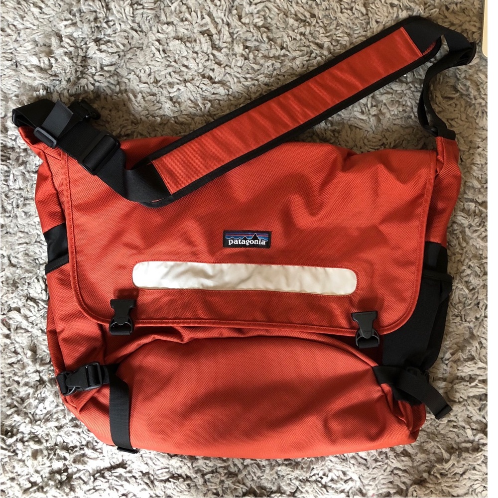 Patagonia messenger bag NWOT